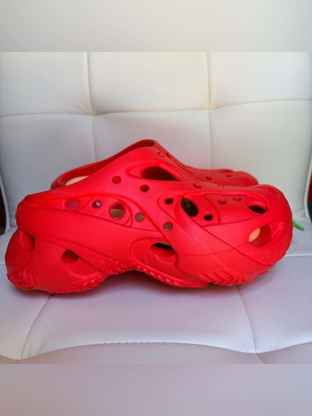 CROCS Caged Platform Clog Starfish Coral Red